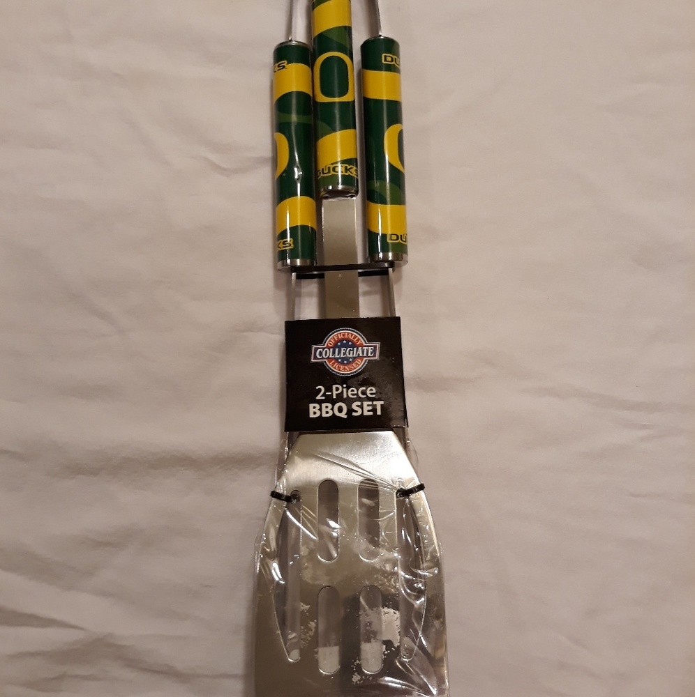 Oregon Ducks 2 Piece Stainless Steel BBQ Tool Set